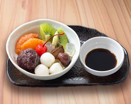 白玉あんみつ Anmitsu (incl. agar jelly, bean jam) Topped with Rice Balls