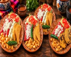 Antojitos "La enchilada de Laura" (Monterrey)