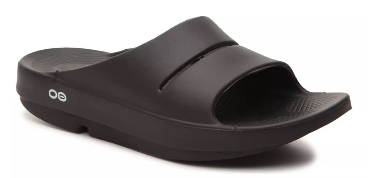 Oofos Ooahh Slide Sandal - Women's (Black Medium - 7)