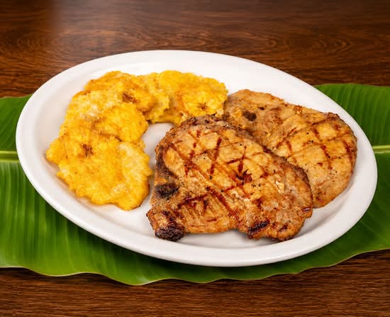 Chuletas a la Parrilla / Grilled Pork Chops