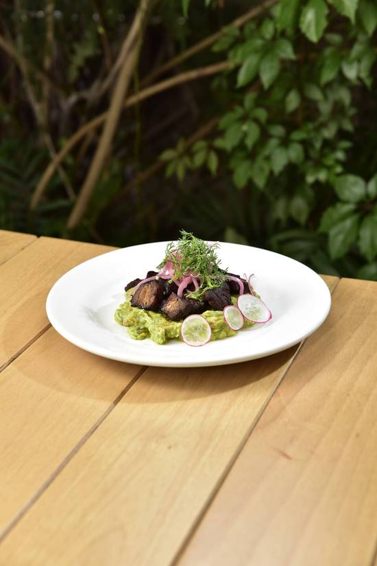 Guacamoles con chicharron de Pork Belly