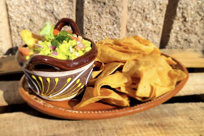 Guacamole and Chips (12 oz)