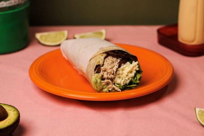 Burrito de Pollo Mechado
