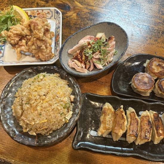 餃子と町中華の王華　寺田町店