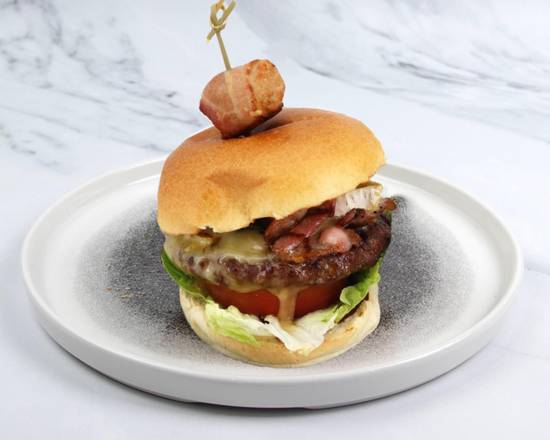 FESTIVE BRIE & BACON BURGER