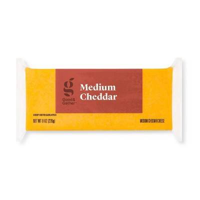 Good & Gather Medium Cheddar Cheese - 8oz - Tm (8 oz)