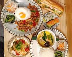 生春巻きとタイ料理　エムズ　sprig roll&thai food M's		
