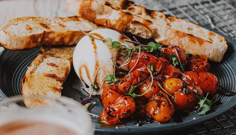 BURRATA & ROASTED TOMATOES