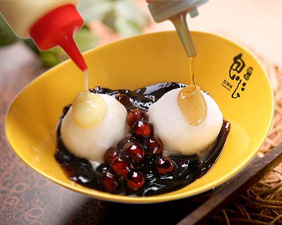 包心乳蜜仙草 Condensed Milk Herb Jelly with Honey and Stuffed Tapioca