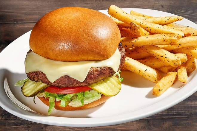 CLASSIC CHEESEBURGER*