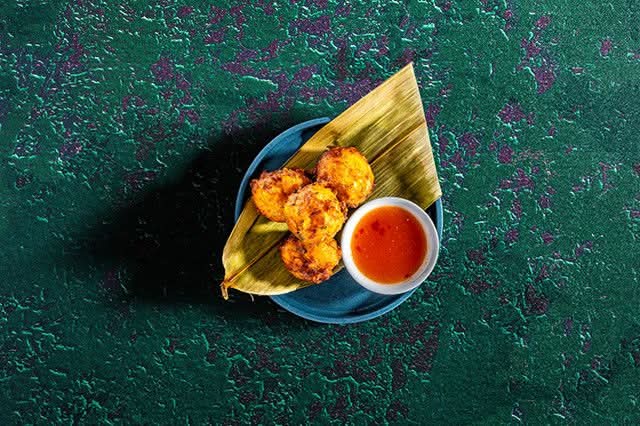 Sweetcorn Fritter Balls with Sweet Chilli Sauce (VG)