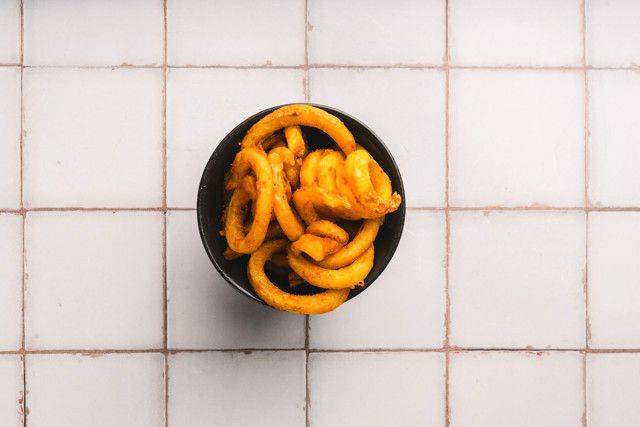 Curly Fries (V)