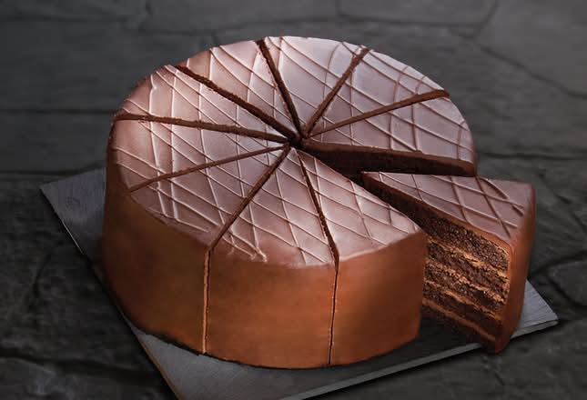 Pastel Big Chocolate Cake