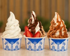 Pharos Greek Frozen Yogurt | Miami Beach