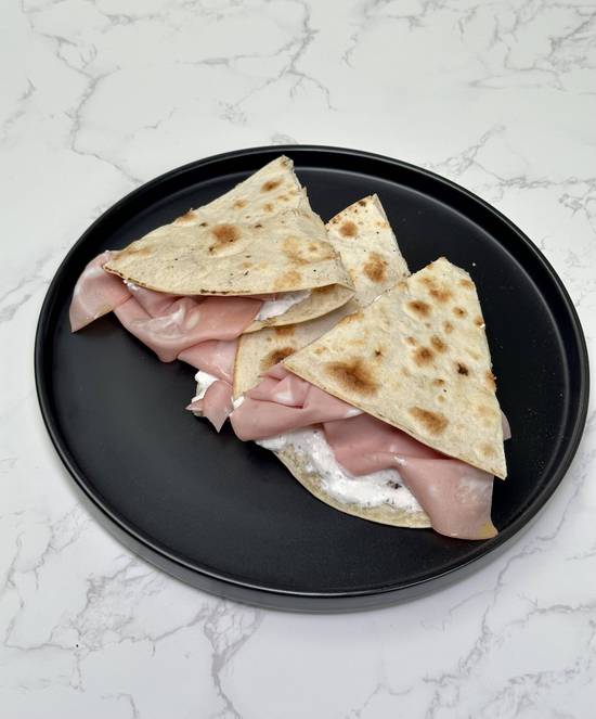 Piadina B and W