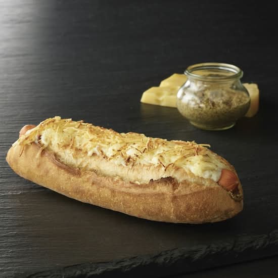 Le sandwich chaud saucisse