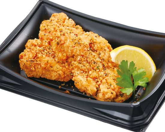 フライドチキン（2個）　Fried Chicken(2 pcs.)