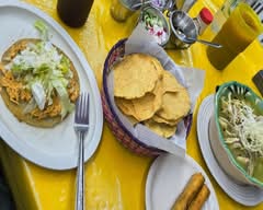 Pozoleria y antojitos guerrerenses `EL KIKIN ‘ (Puerto Vallarta)