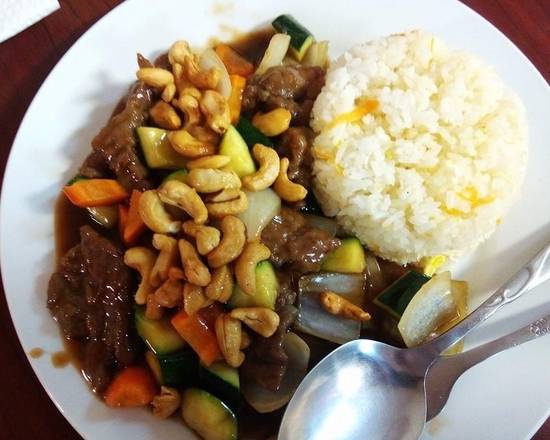 BEEF WITH CASHEW NUT