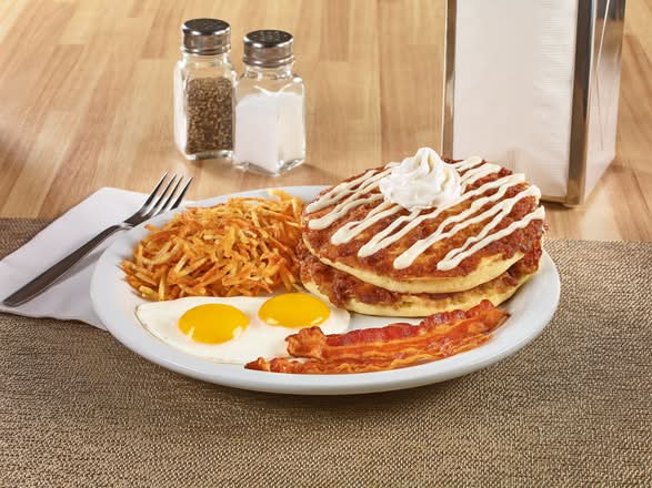 Cinnamon Roll Pancake Slam (1410-1630 Cals)