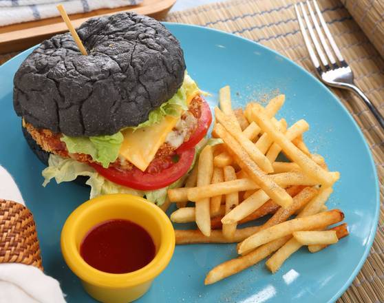 金蝦黑堡套餐 Deep-Fried Shrimp Charcoal Burger Combo