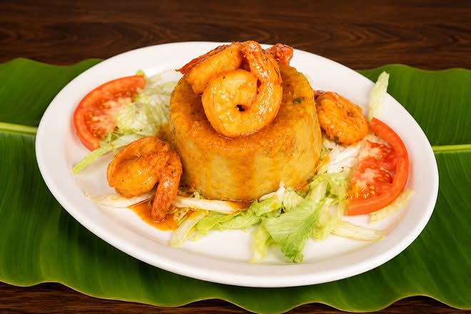 Mofongo Relleno de Camarones / Stuffed Mofongo with Shrimp