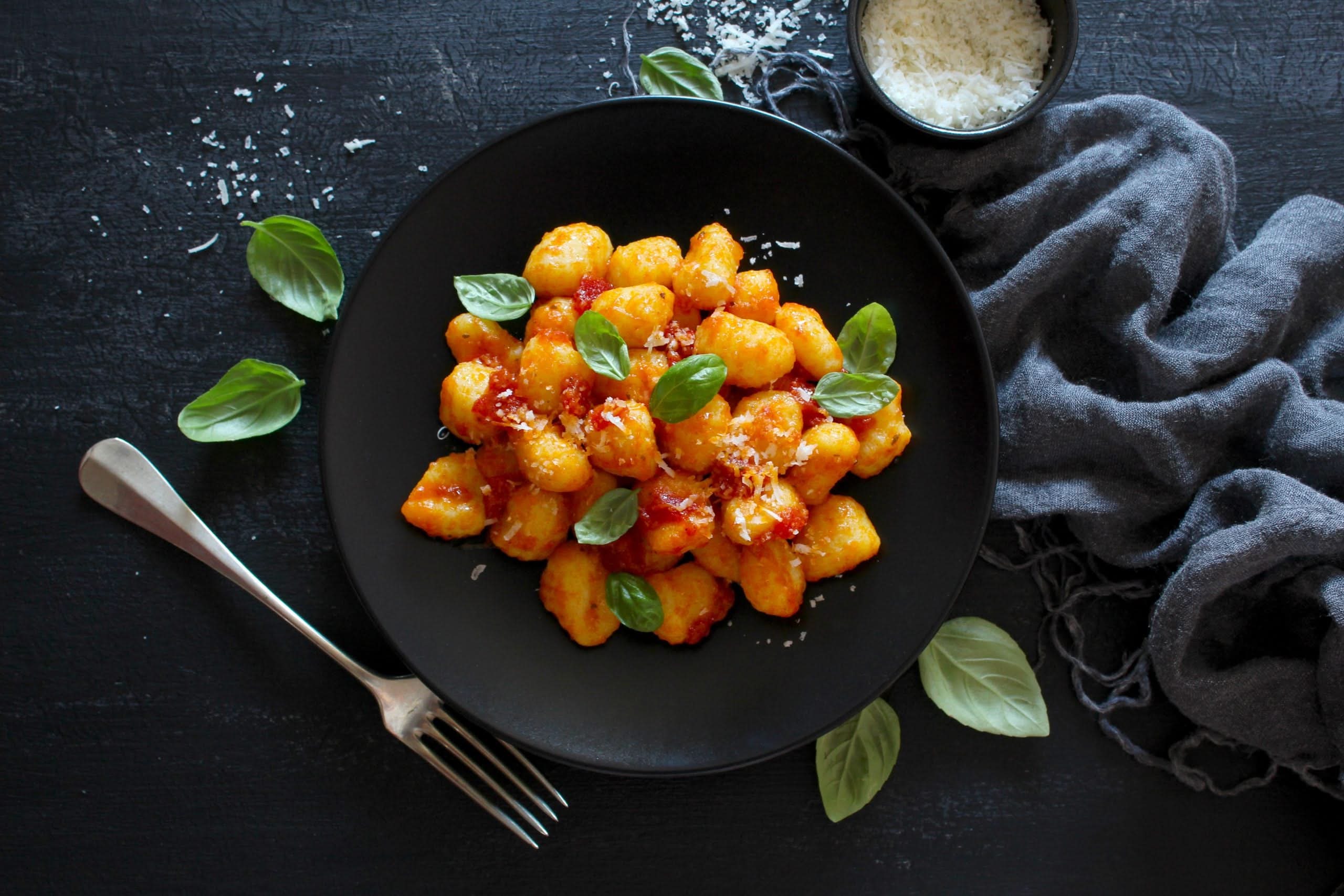 Gnocchi Pomodoro parmigiano i basilico