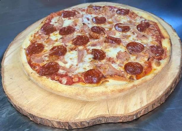 Pizza peperoni con jamón. Grande 8 porciones