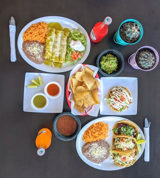 Tacos Los 3 Principes (5682 Arlington Drive East)