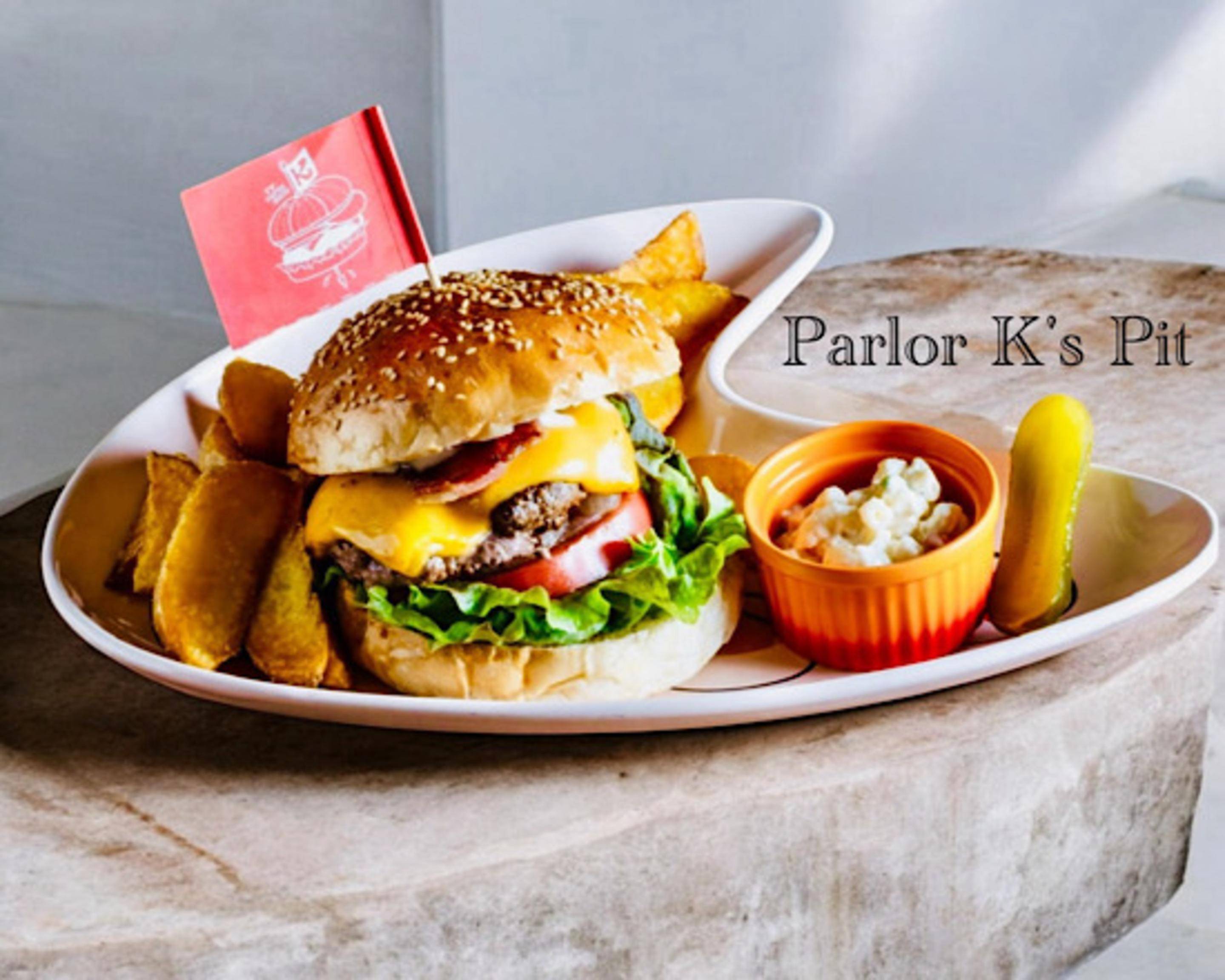 ハンバーガーが人気の店【パーラーk