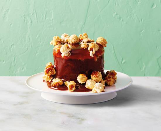 Caramel Popcorn fountain cake