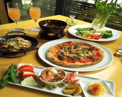 薪窯ピッツァ&Gallery花民　Makigama Pizza&Gallery Kamin	