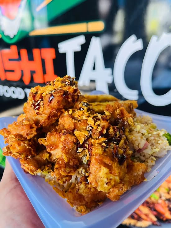 Bowl de Arroz Chino con Pollo Empanado en Doritos
