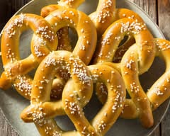 Hands of Home - Artisan Gifts & Bakery, Elkton, VA (157 W Spotswood Ave)
