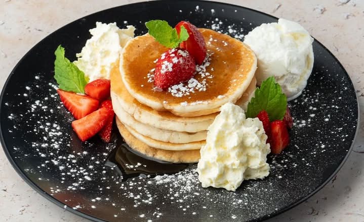 Pancakes - Classic Strawbs & Cream