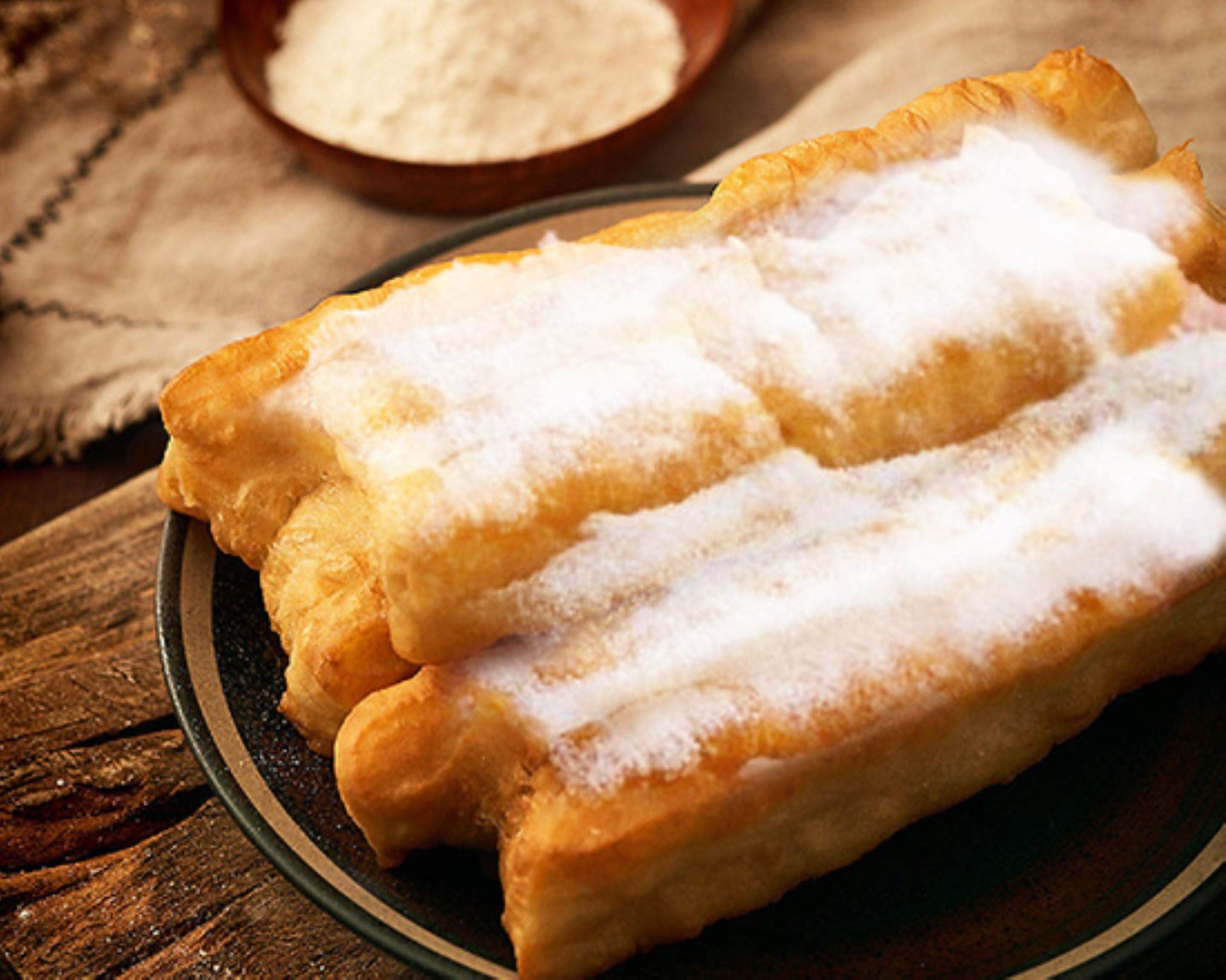 給食の王道 スウィート揚げパン sweet fry bread 学芸大学店の出前