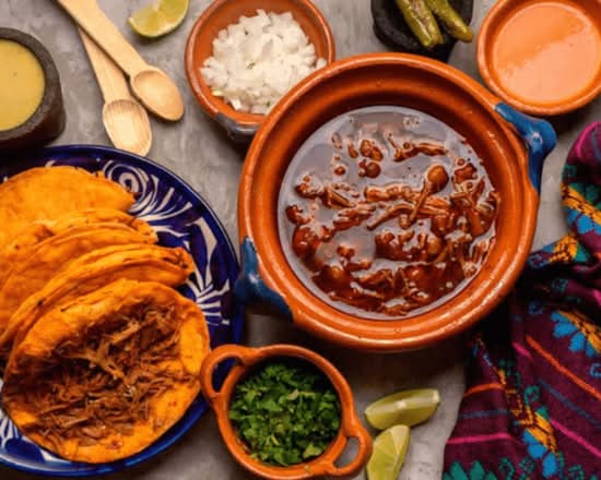 Birria y quesabirrias “Clínica de crudos” (Mexico City)