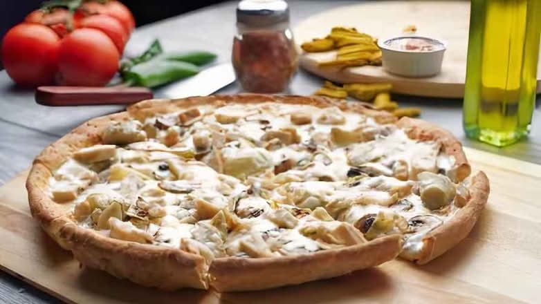 DD Chicken Delight Pizza