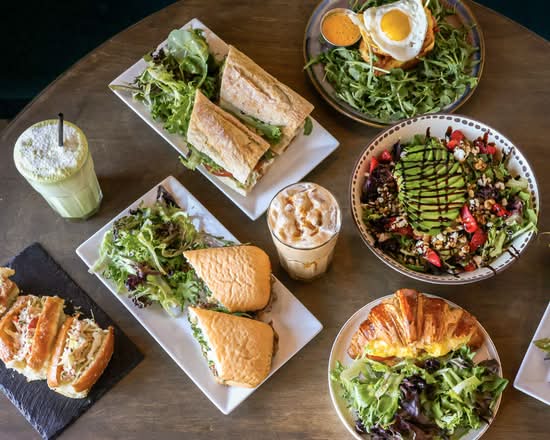Le Cafe Central