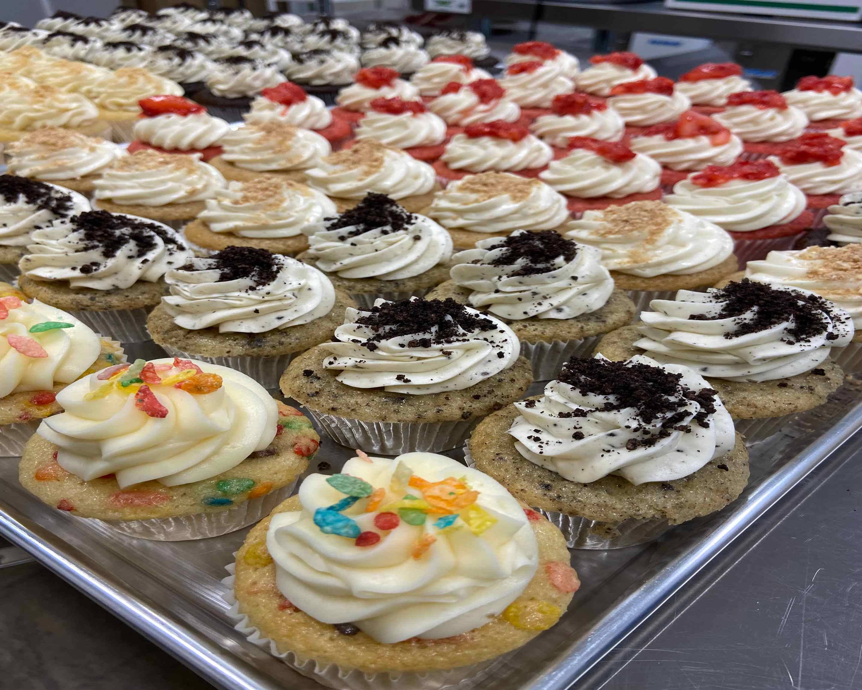 Order Coco's Lip Smacking Cupcakes Delivery in Lakewood | Menu & Prices ...