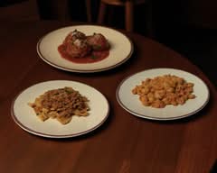 La Costa Italian Kitchen (6695 Fraser Street)