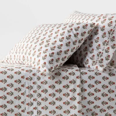 Full 250 Thread Count Organic Percale Sheet Set Mum Flower - Threshold™: GOTS Certified, Includes 1 Fitted & 2 Pillowcases