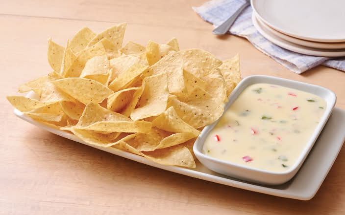 White Queso Dip & Chips