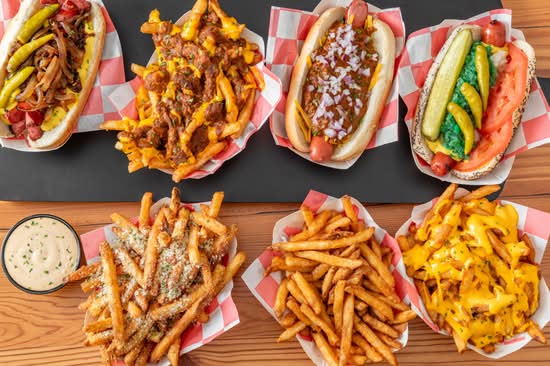 Chicago Dog House (15 West Washington Street)