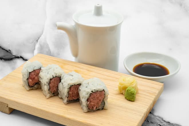 Spicy Tuna Roll Platter (32 pcs)