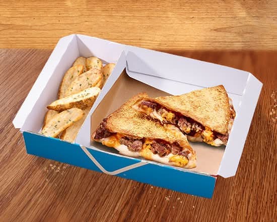 クリスピッツァバーガー ダブルチーズビーフ（サイド付き） Crispizzaburger Double Cheese Beef (with Side)