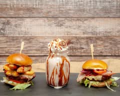 Fatburger (5935 Dakelh Ti)