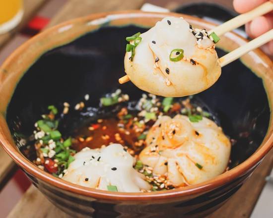 Pierożki Dim Sum z Pikantnym Polikiem Wołowym