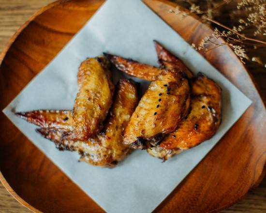 土匪雞翼分享餐盒裝(三份六支) Six Cumin flavour Bandit Wings.