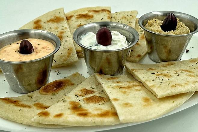 Dips & Pita (Trio)